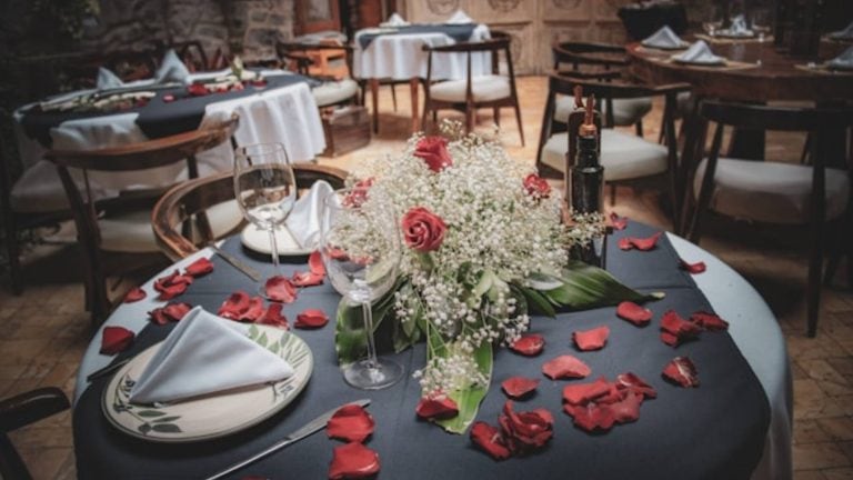 How To Plan the Perfect Marriage Proposal on Holiday